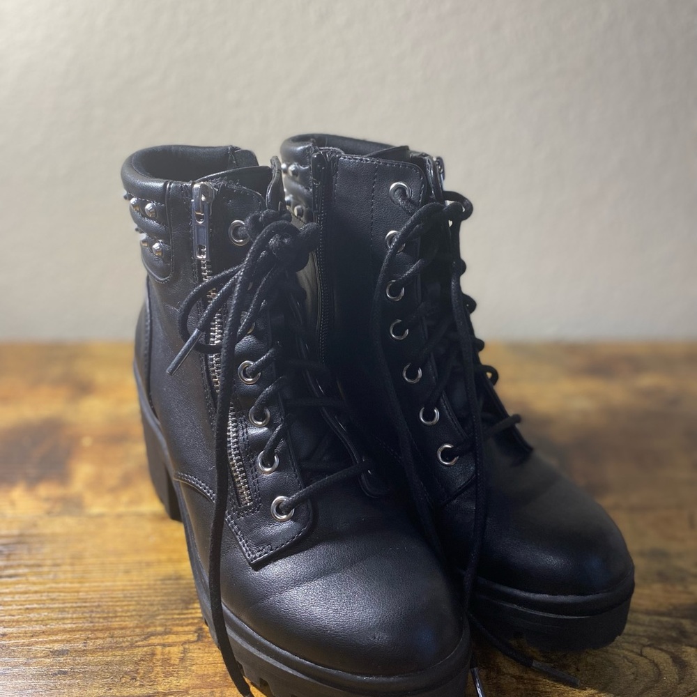 No Boundaries Grunge/Goth Black Zip and Lace Heel Boots